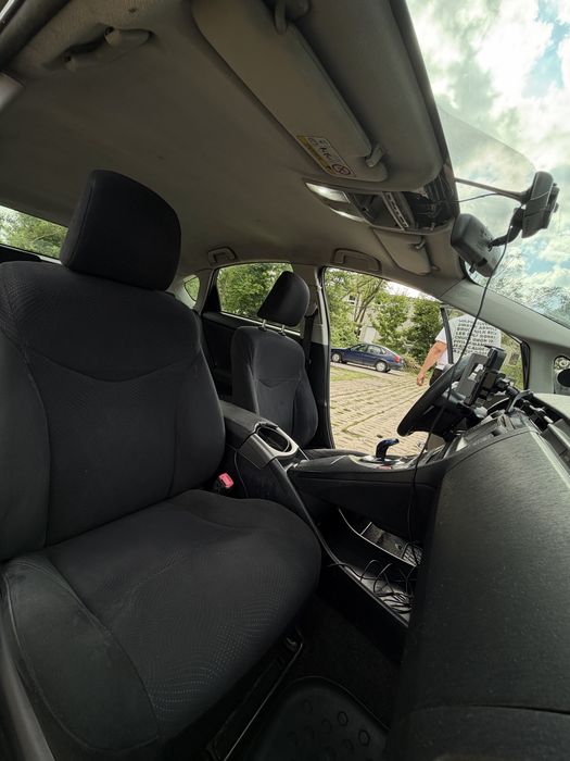 Toyota  Prius 30.