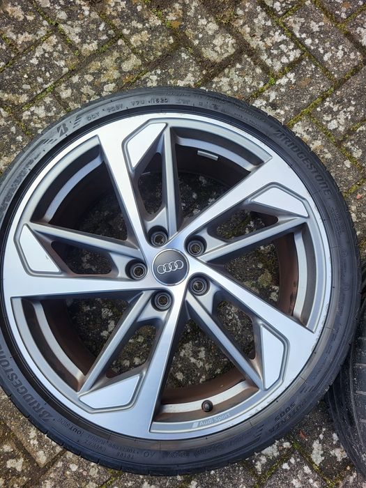 Koła 19" Audi 5x112 Opony letnie 235/35/19 A3 S3 Rs3
