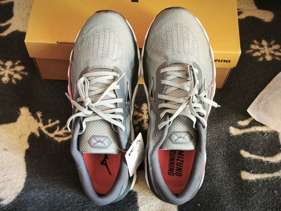 Кросівки Mizuno Wave Horizon 7