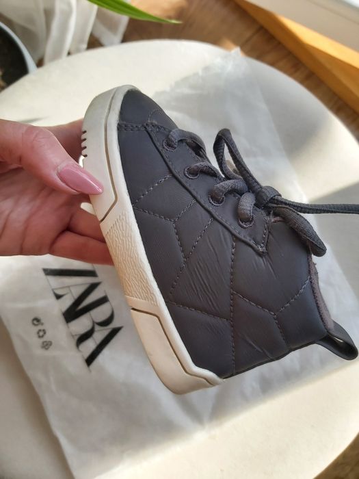 Wiosenne buty dla chłopca Zara 22