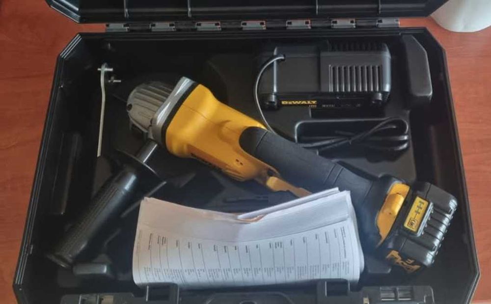 Szlifierka Kątowa DeWALT DCG412M2 - jak nowa