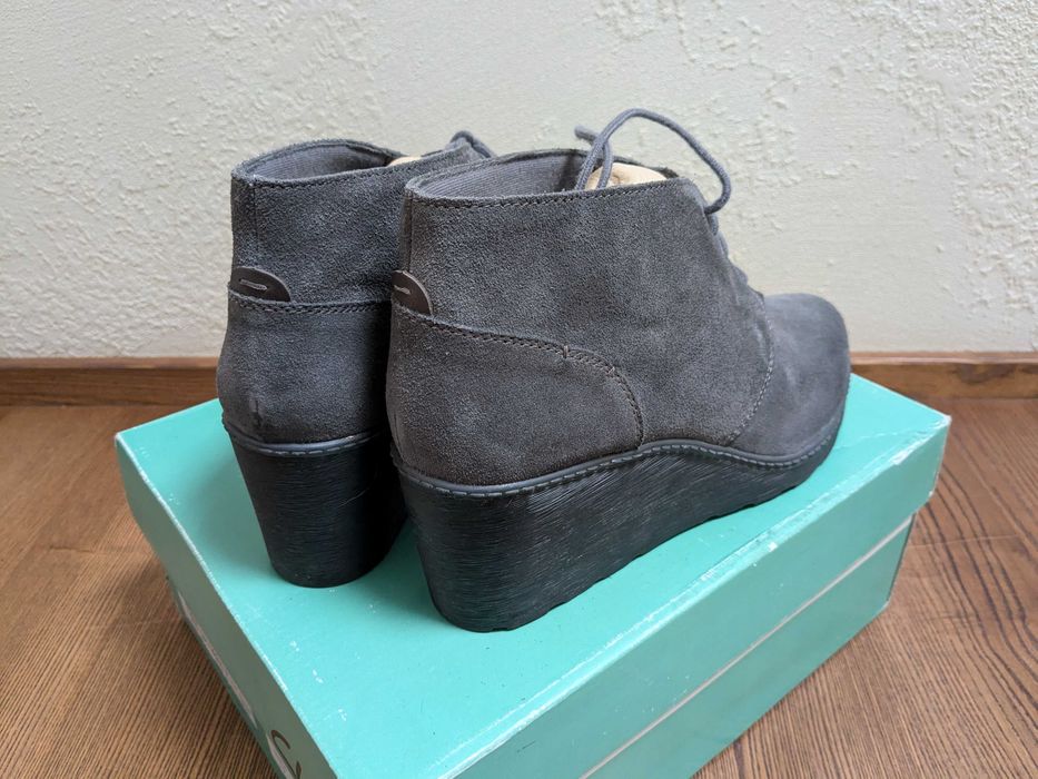 Черевики жіночі замшеві Clarks Hazen Charm 42.5