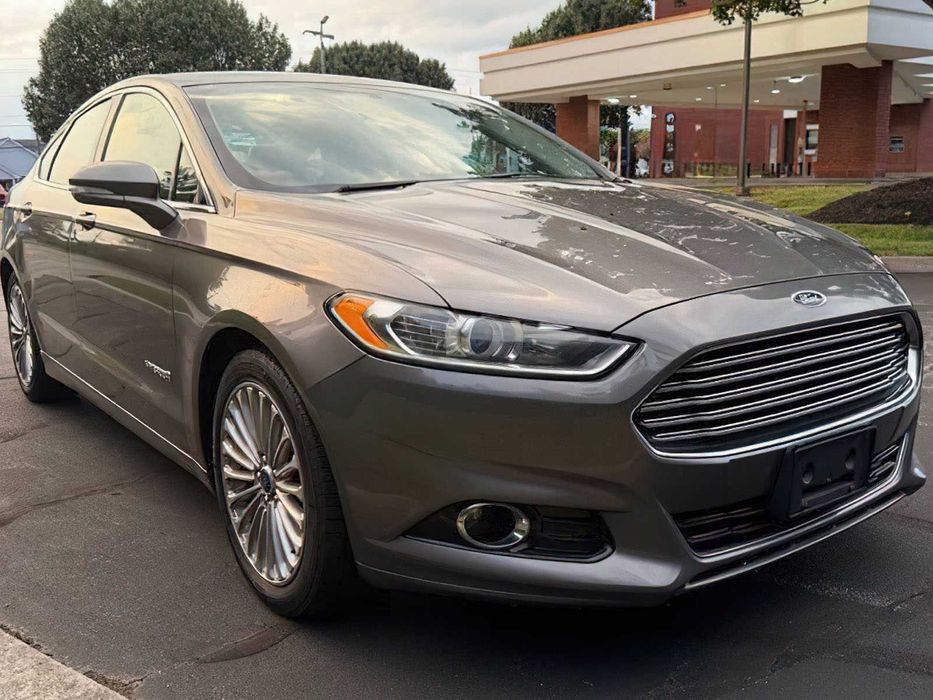 Ford Fusion Titanium      2014