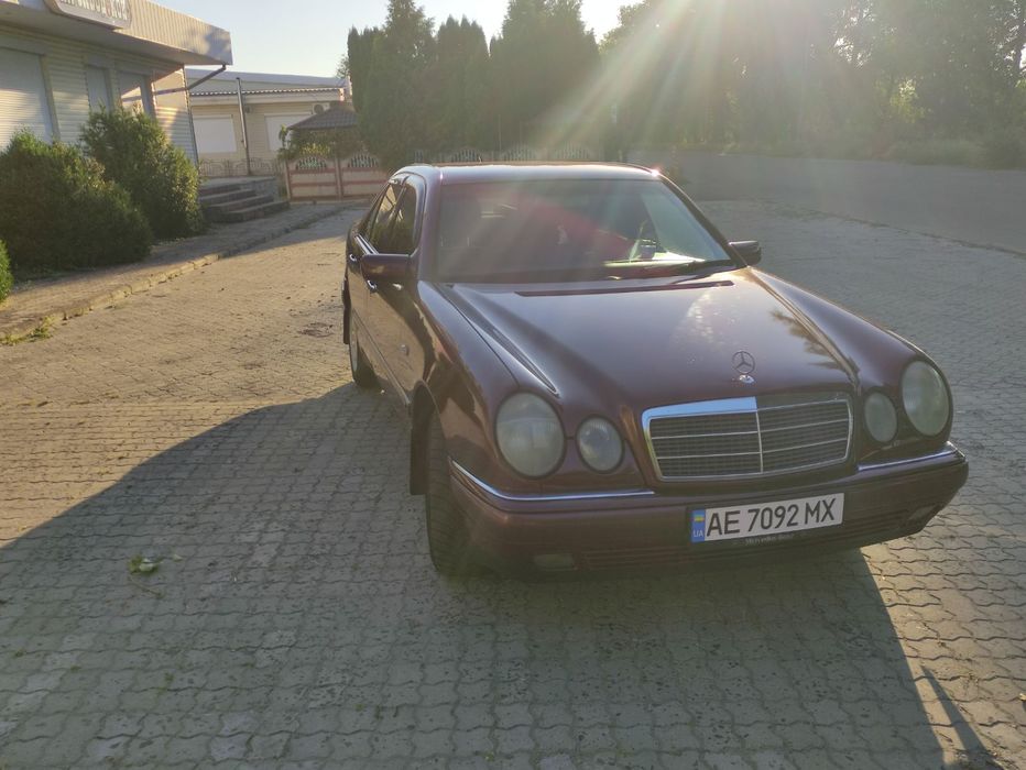 Гарний Мерс w210 бензин 2.0 (обмен на недвижимость)