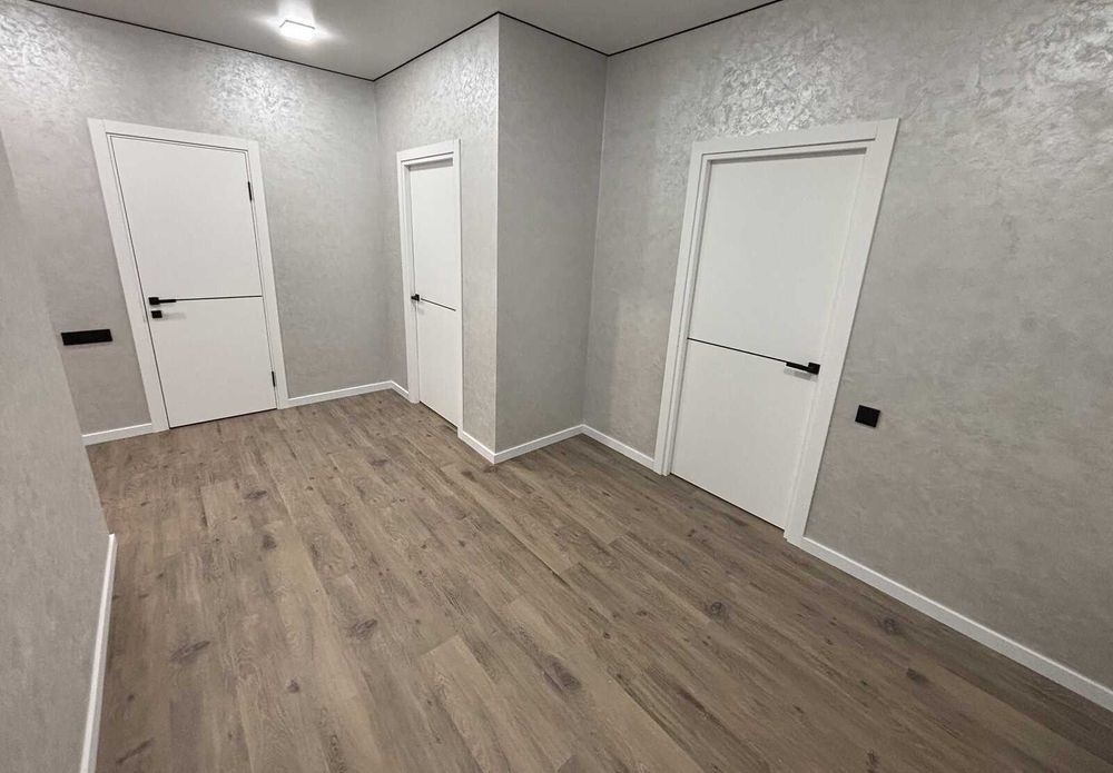 Двокімнатна квартира на Озерній, велика площа 80м.кв.