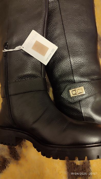 Botas cano alto, senhora