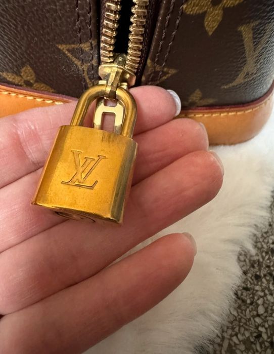Louis Vuitton Alma PM
