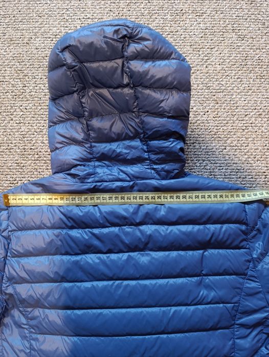 Тонка весняна пухова куртка