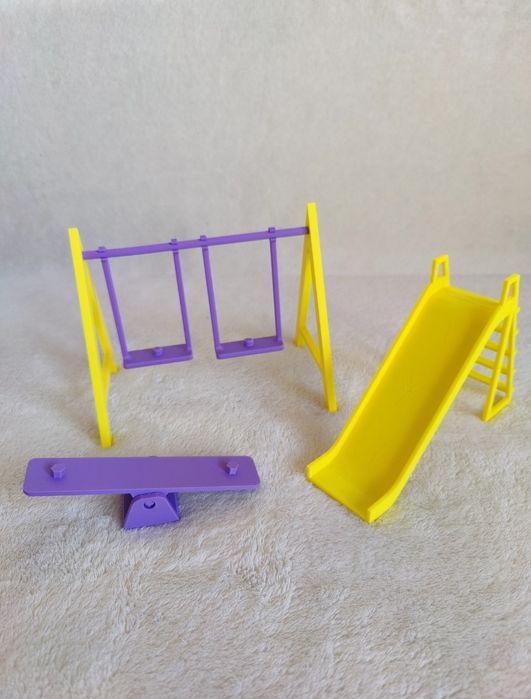 Zestaw plac zabaw dla figurek Bluey i Bingo mebelki - bez figurek