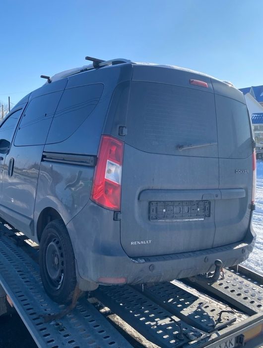 Renault Dacia Dokker дверь задняя дверка распашные двери багажника