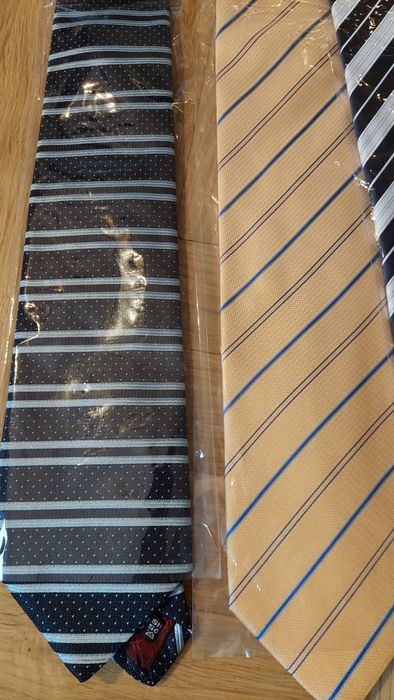 Nowe krawaty jedwabne i żakardowe