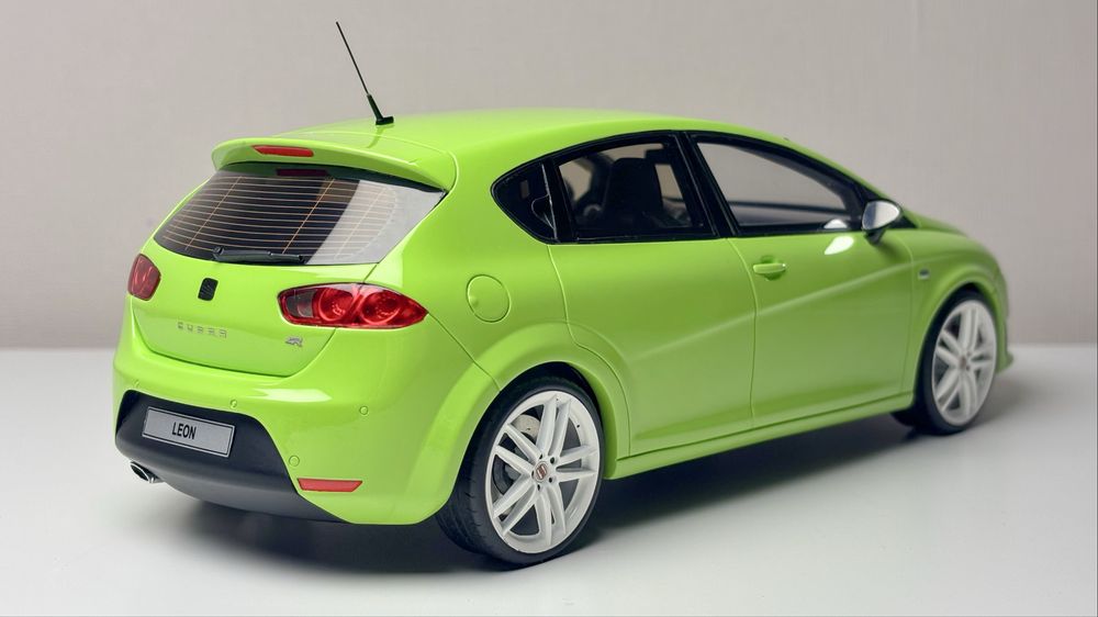 1/18 2010 Seat Leon Cupra R Kiwi Green Otto Models OT404