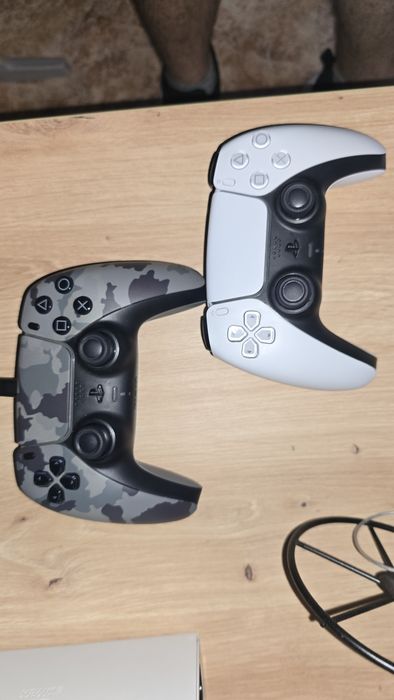 Playstation 5 com comandos