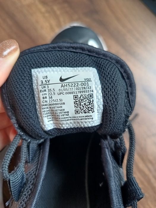 Buty dla chłopca NIKE czarne rozmiar 35,5
