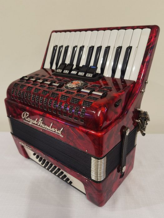 Weltmeister Royal Standard Meteor 40 basów akordeon