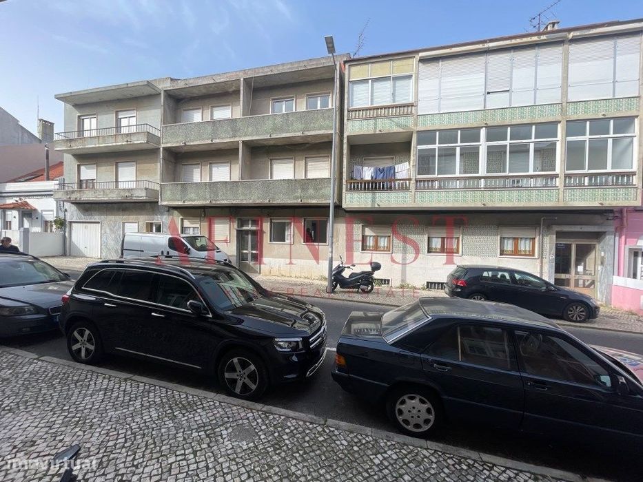 Apartamento T2+1 Totalmente Remodelado Na Amadora — Águas Livres, Lisboa
