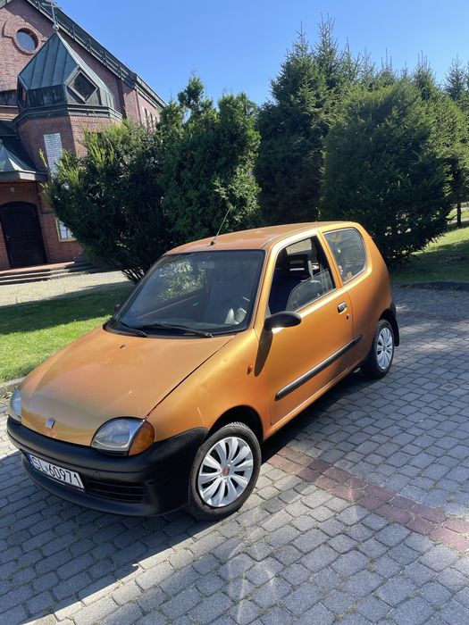 Fiat Seicento | 2000 r. | 155 tys. km | Złoty | Garażowany