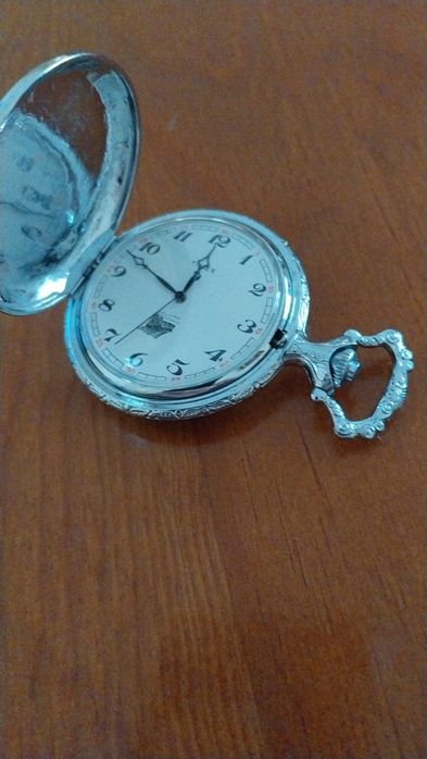 Relógio de bolso Timex
Valor 15,00 €.
