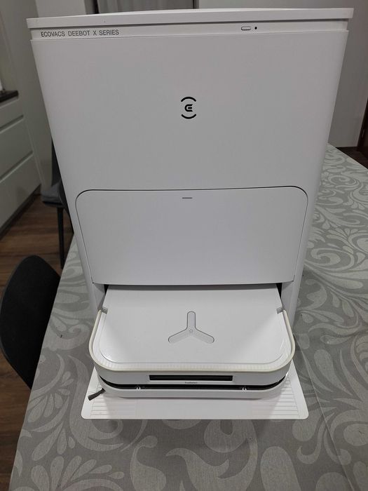 Ecovacs Deebot X5 Omni Aspirador robô