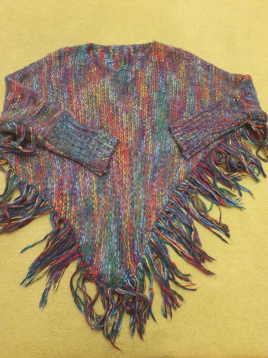 Poncho narzuta damska wielobarwne handmade frędzle