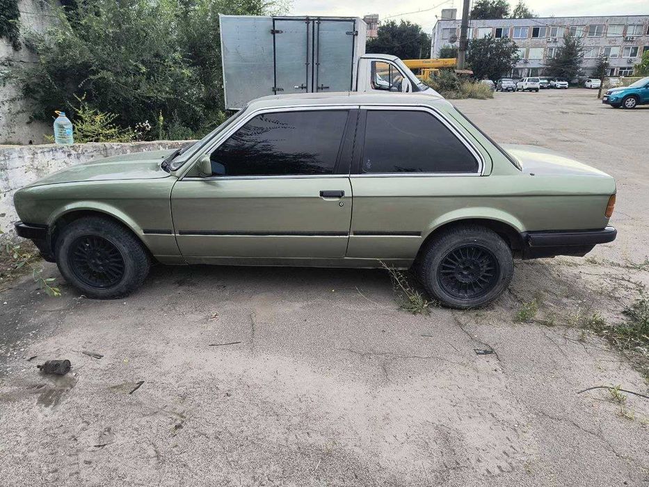 продам своє авто bmw e30