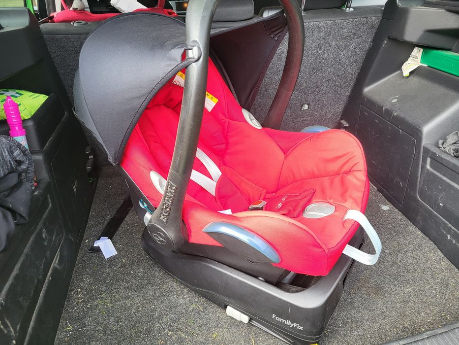 Maxi-Cosi cabriofix plus baza FamilyFix