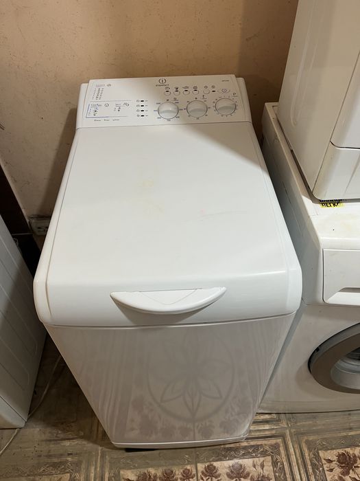 Продам бу стиральную машину Whirlpool с вертикальной загрузкой