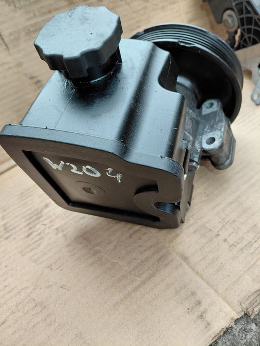 Bomba direçao assistida w204