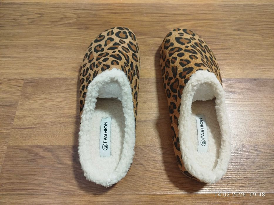 Ciepłe pantofle rozm. 39