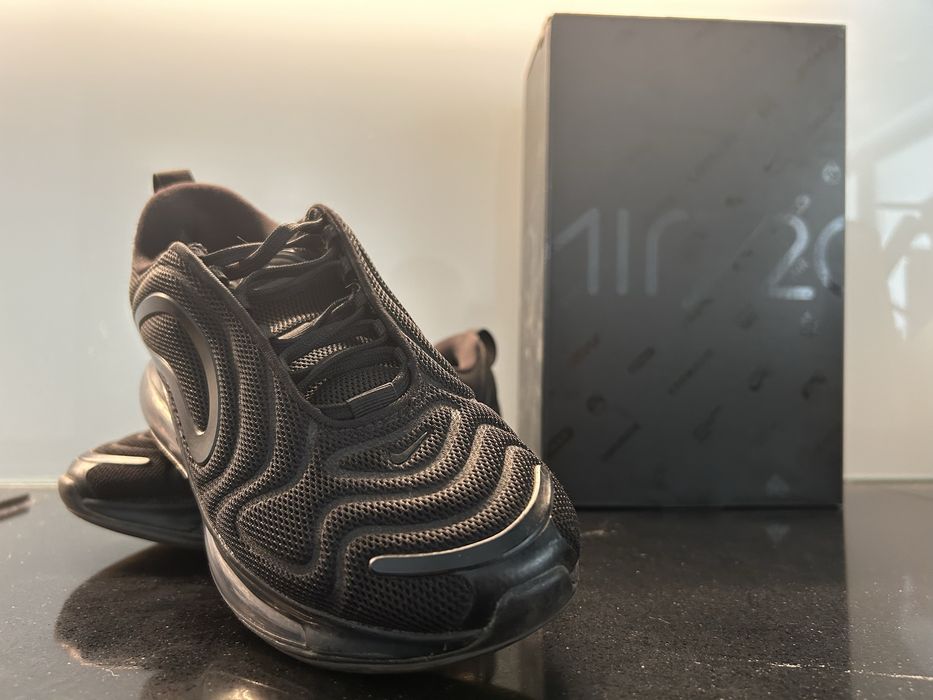 Buty damskie Nike Air Max 720 czarne rozm. 38