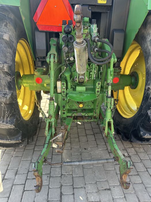 Трактор John Deere 6400