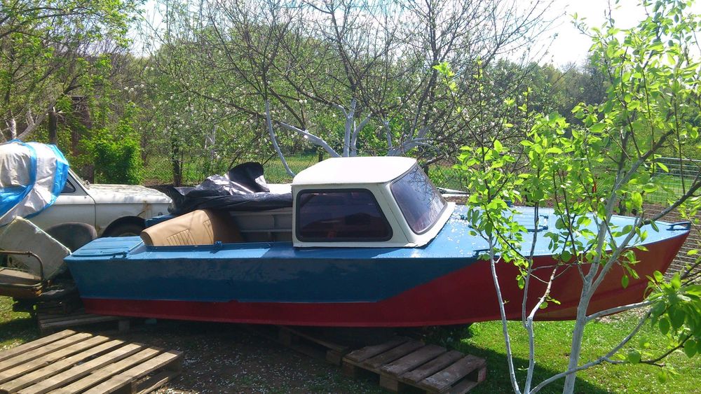 продам лодку прогрес 4м, лафет, 2 мотора, весла якорь. Срочно