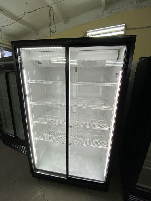 UBC Extra Lardge Холодильный шкаф Витрина для напитков Холодильник