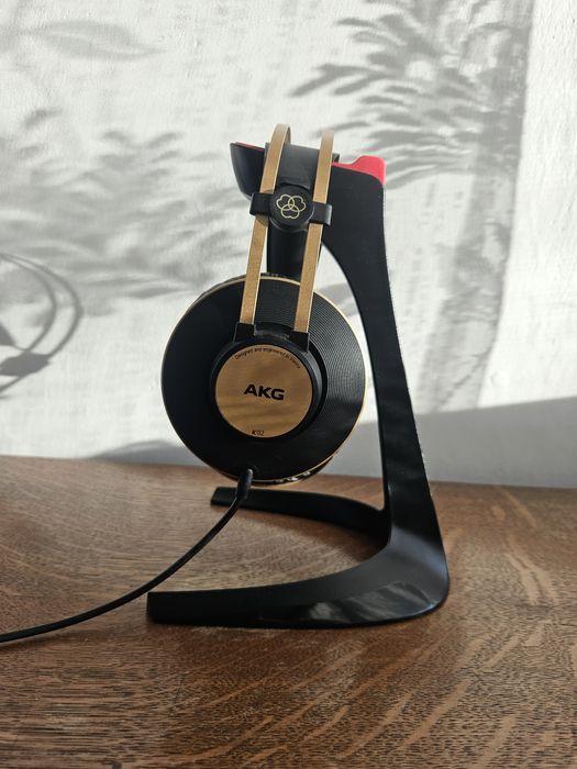 Słuchawki AKG K92 plus stojak SpeedLink