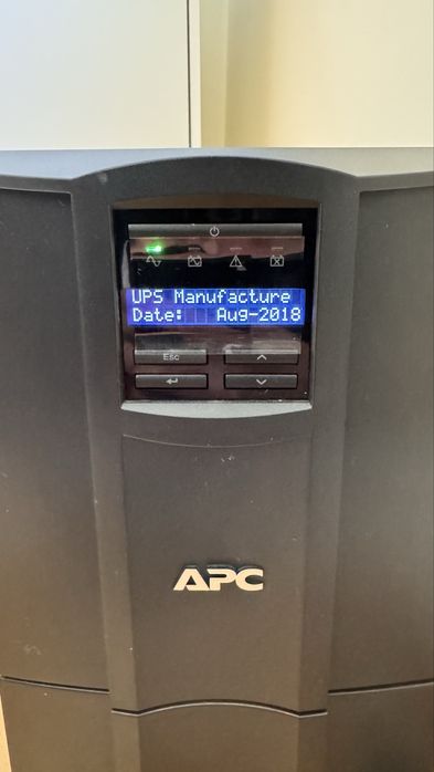 Smart UPS 2200 APC Schneider