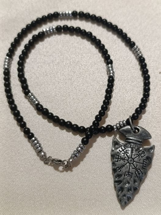 Naszyjnik Nordycki Vegvisir ,czarny agat hematyt