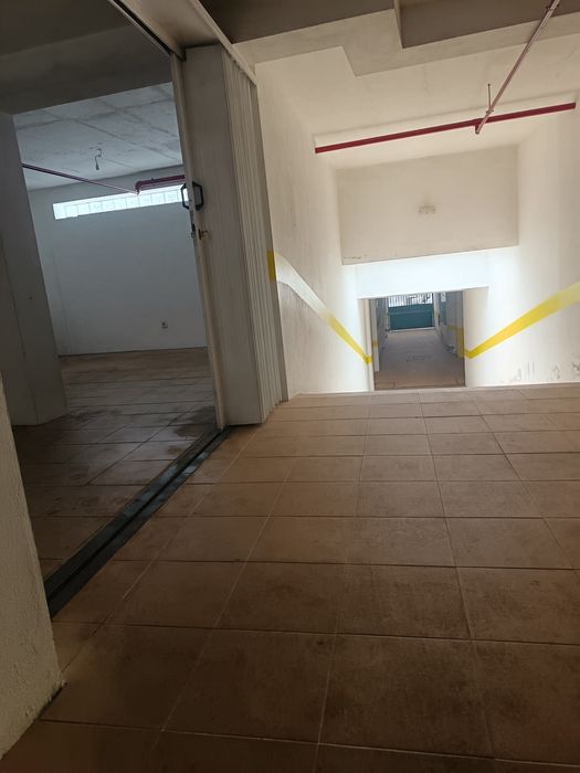 Garagem na rua 10 de Agosto Figueira da Foz