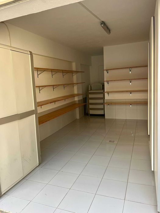 Alugo Arrecadação 12m2 - Quarteira