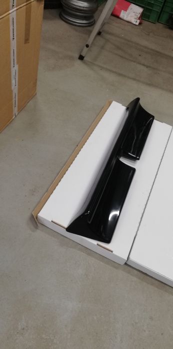 Fiat 126p spojler owiewka klapy tylnej czarny mat nowa