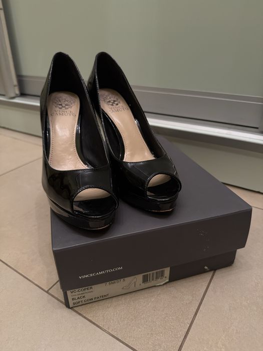 Лаковані туфлі на підборах