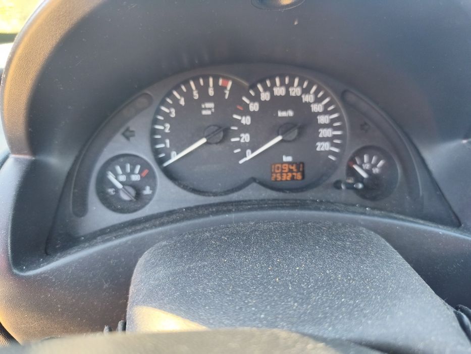 Opel corsa c 1.2 gasolina