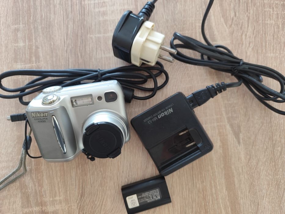 Nikon Coolpix 4300