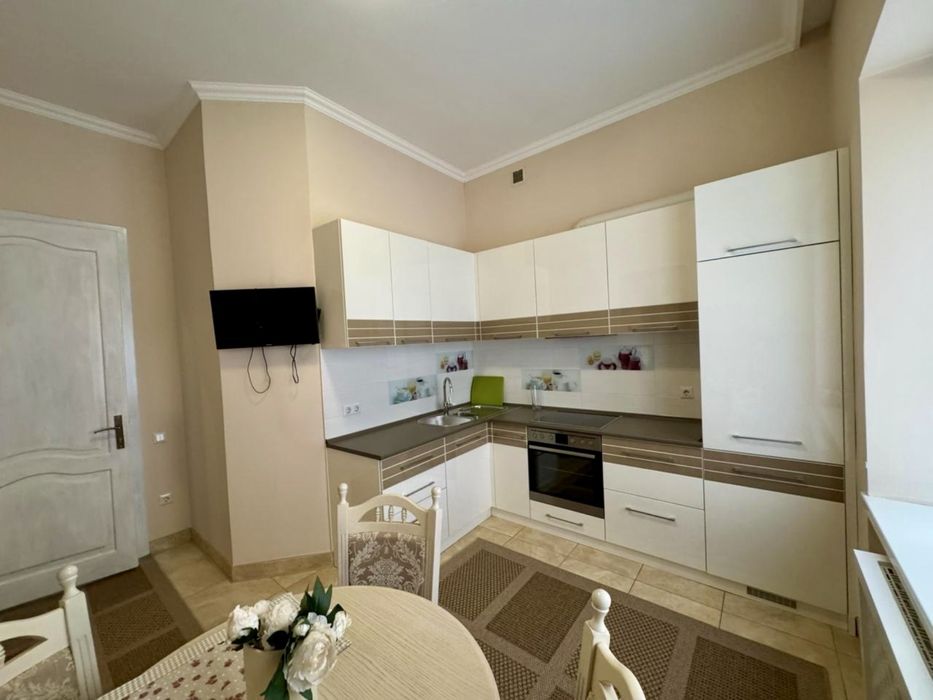 Продаж від власника  4-х рівневого котеджу напроти парку Шевченка!!!