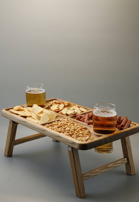 Дерев'яний пивний столик