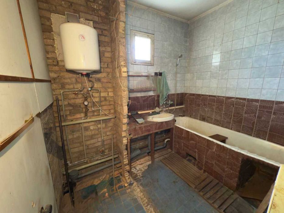 Продаж цегляного будинку 160м². 5 кімнат. 8сот. Мансарда. Гараж.ID:696