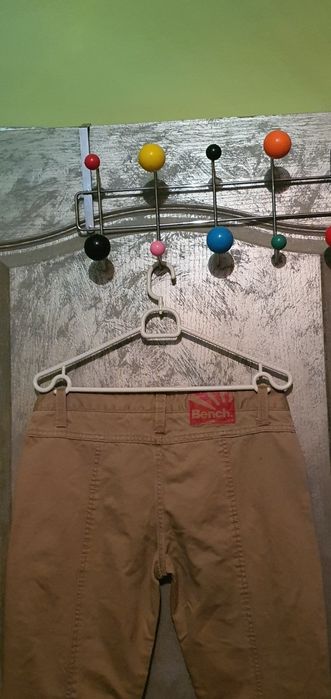 Beżowe nowe dzwony jeansowe Bench 28