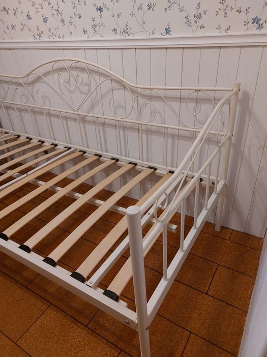 Łóżko metalowe białe ze stelażem 90x200