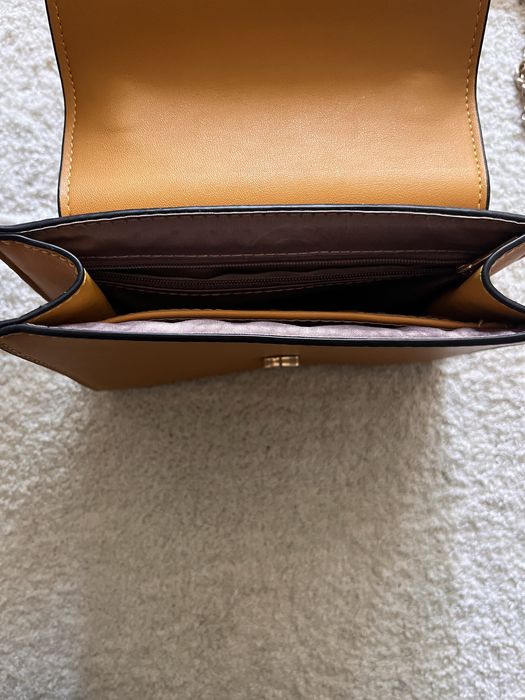 Mala castanha pequena