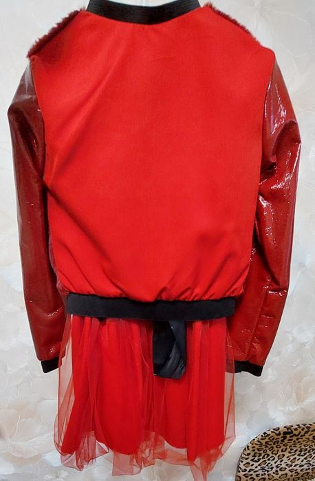 Нарядне червоне плаття