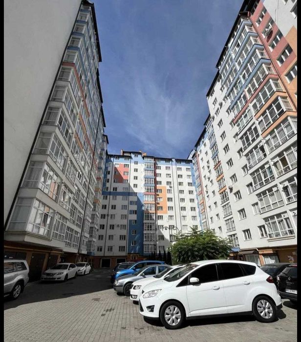 Продам ЗДАНУ 3к.квартиру в новобудові поруч з парком